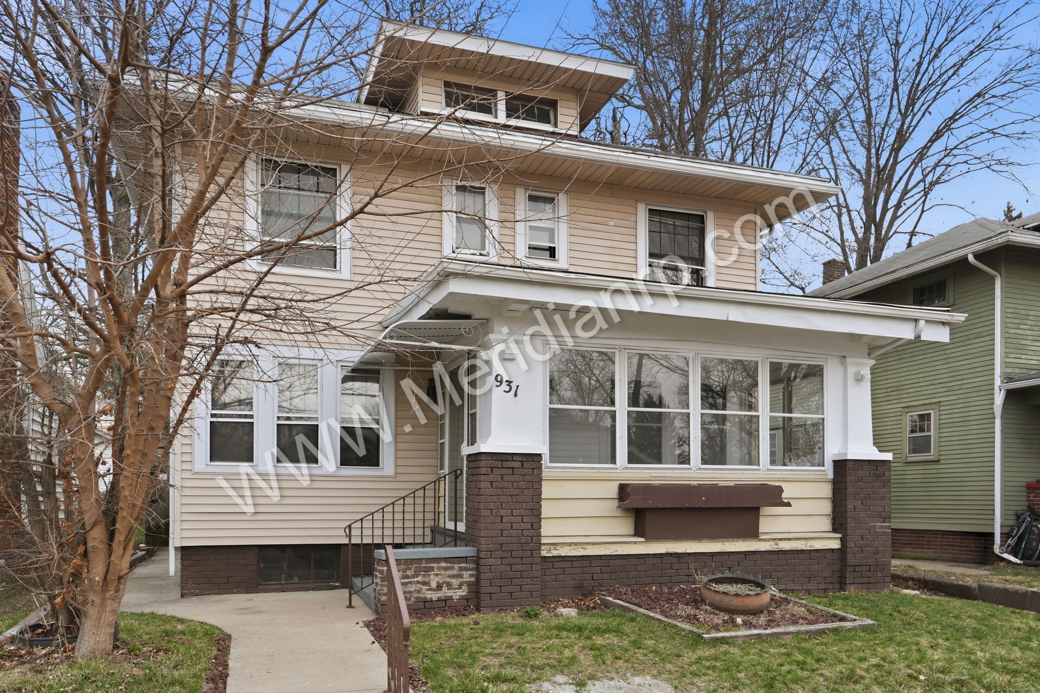 931 Woodview Boulevard
