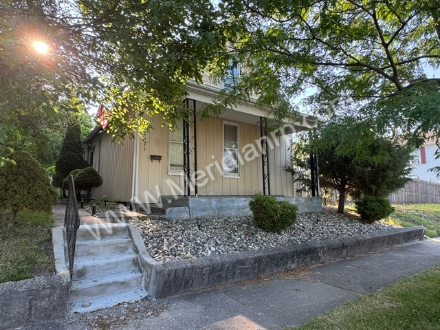 1323 Grant Avenue